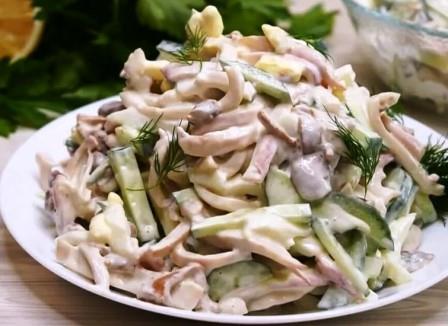 Салат, заправленный маслом расторопши 