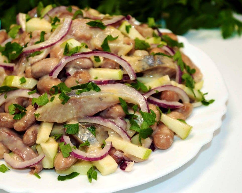 Вкусный рыбный датский салат