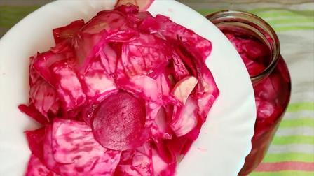Капуста маринованная со свеклой