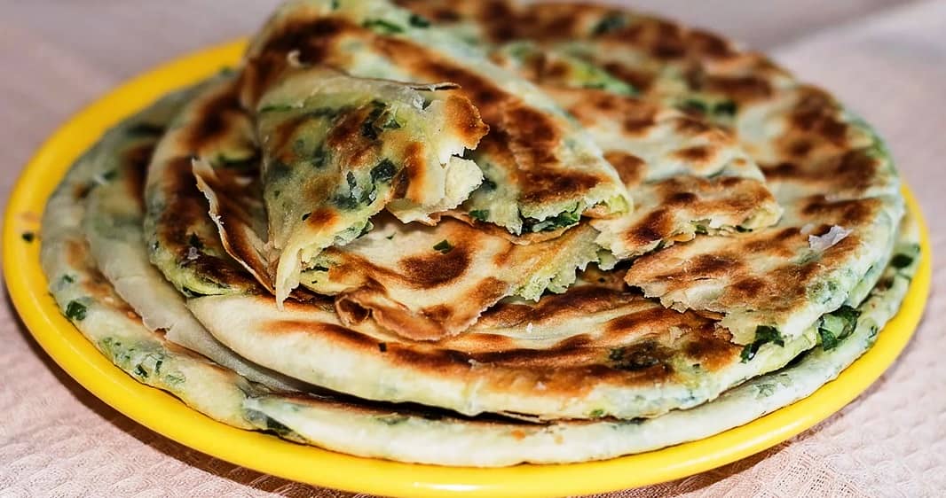 Лепешки с зеленью и кунжутом