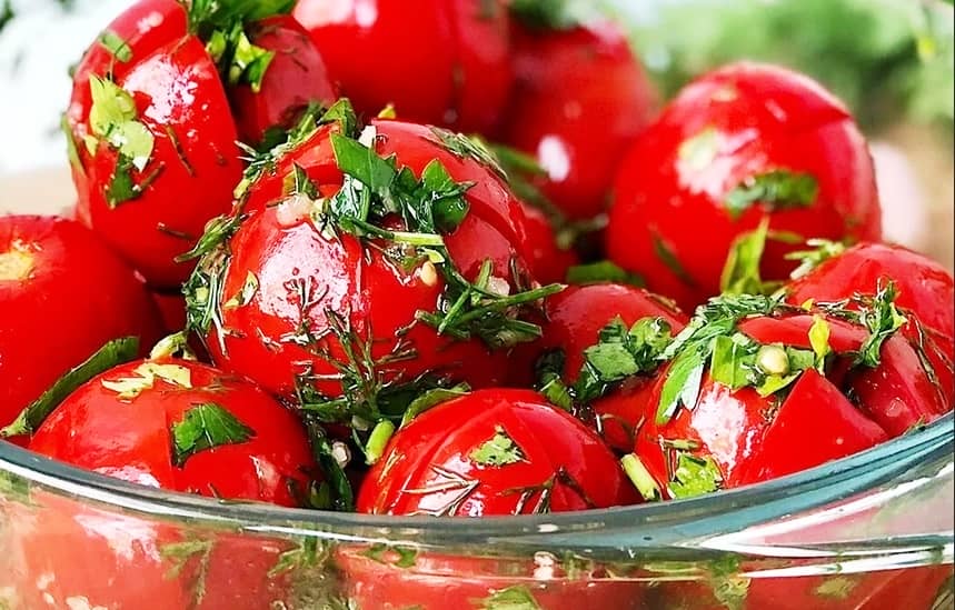 Солоні помідори з гірчичними зернами