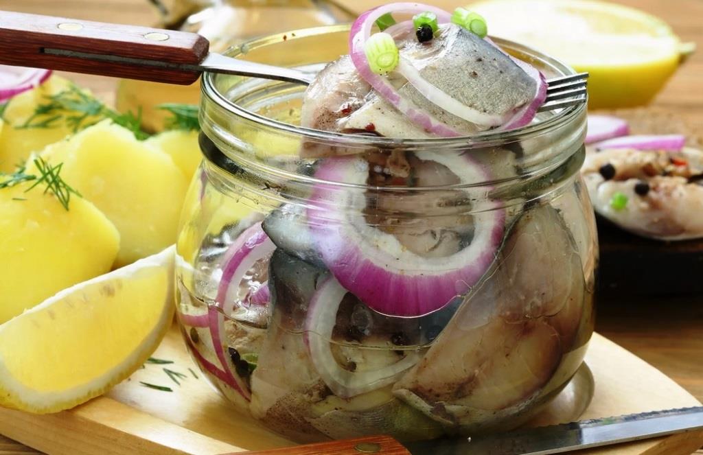 Маринована скумбрія з кмином