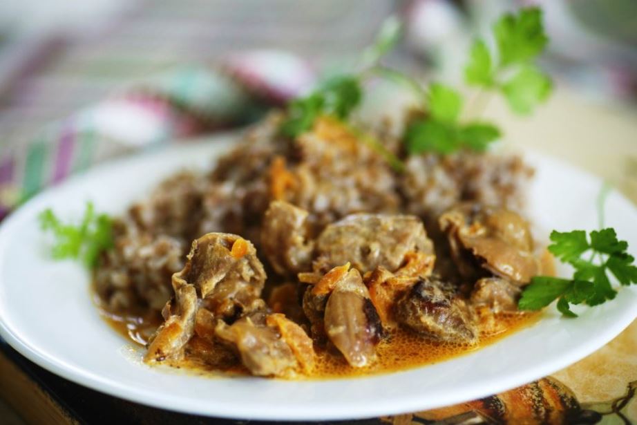 Курячі шлунки зі сметаною