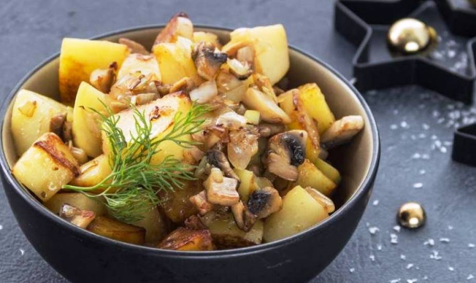 Stewed mushrooms with potatoes