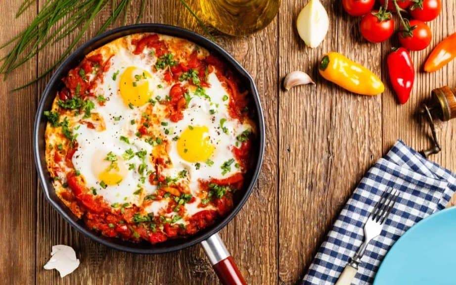 Shakshuka with two oils