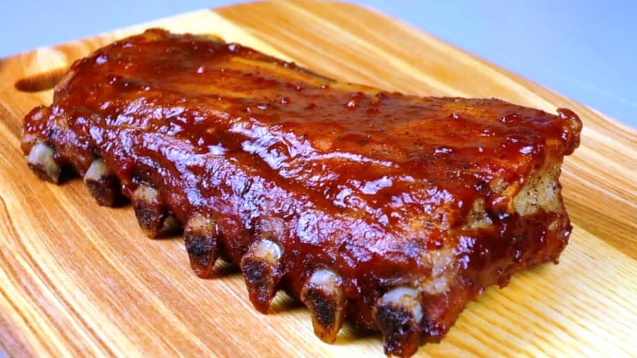 Juicy oven-baked pork ribs