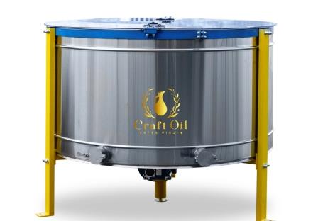 Honey extractor for high-quality honey